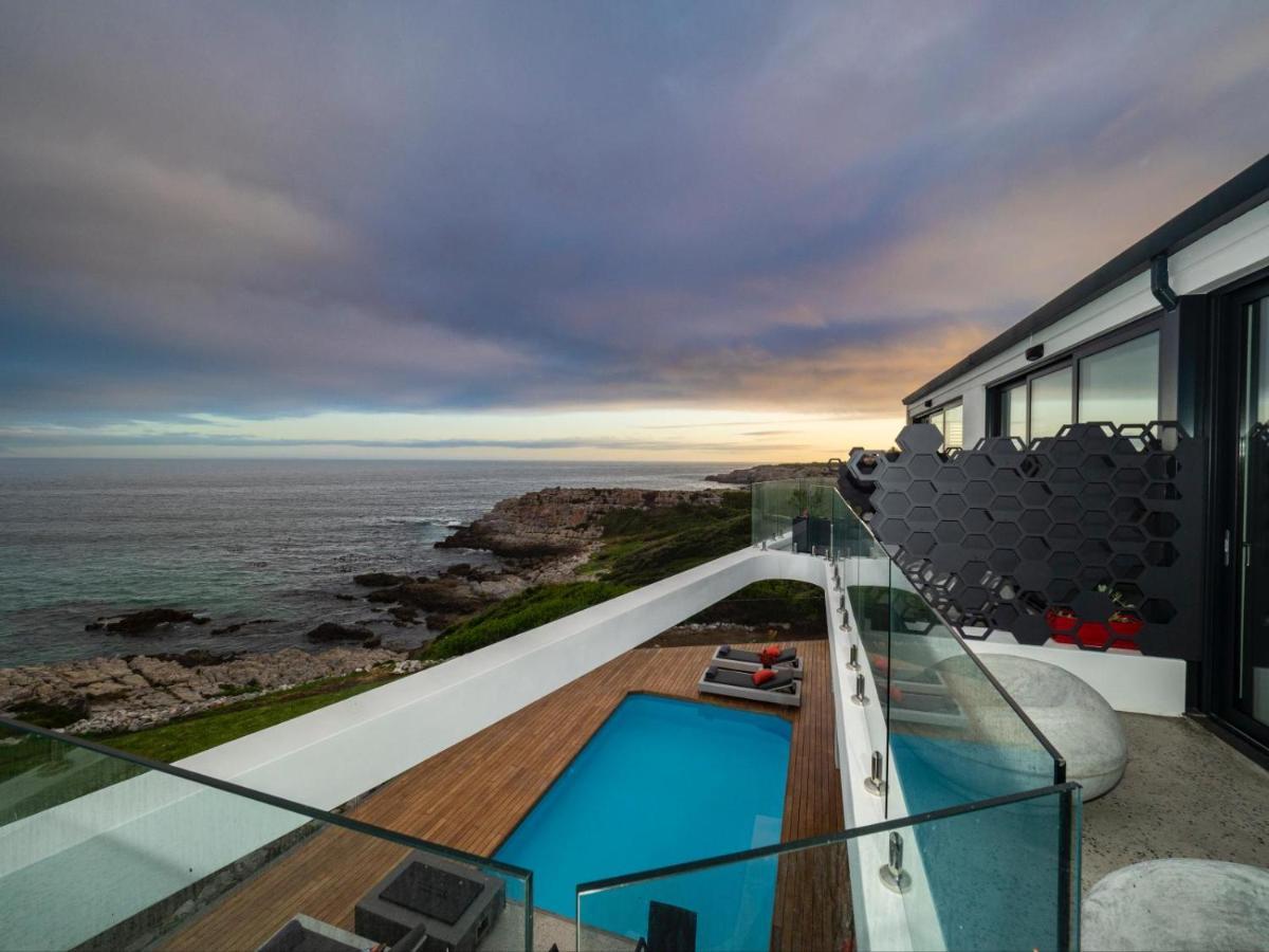 Boutique Ocean Views - Incorporating Wendy'S Hotel Hermanus Exterior photo