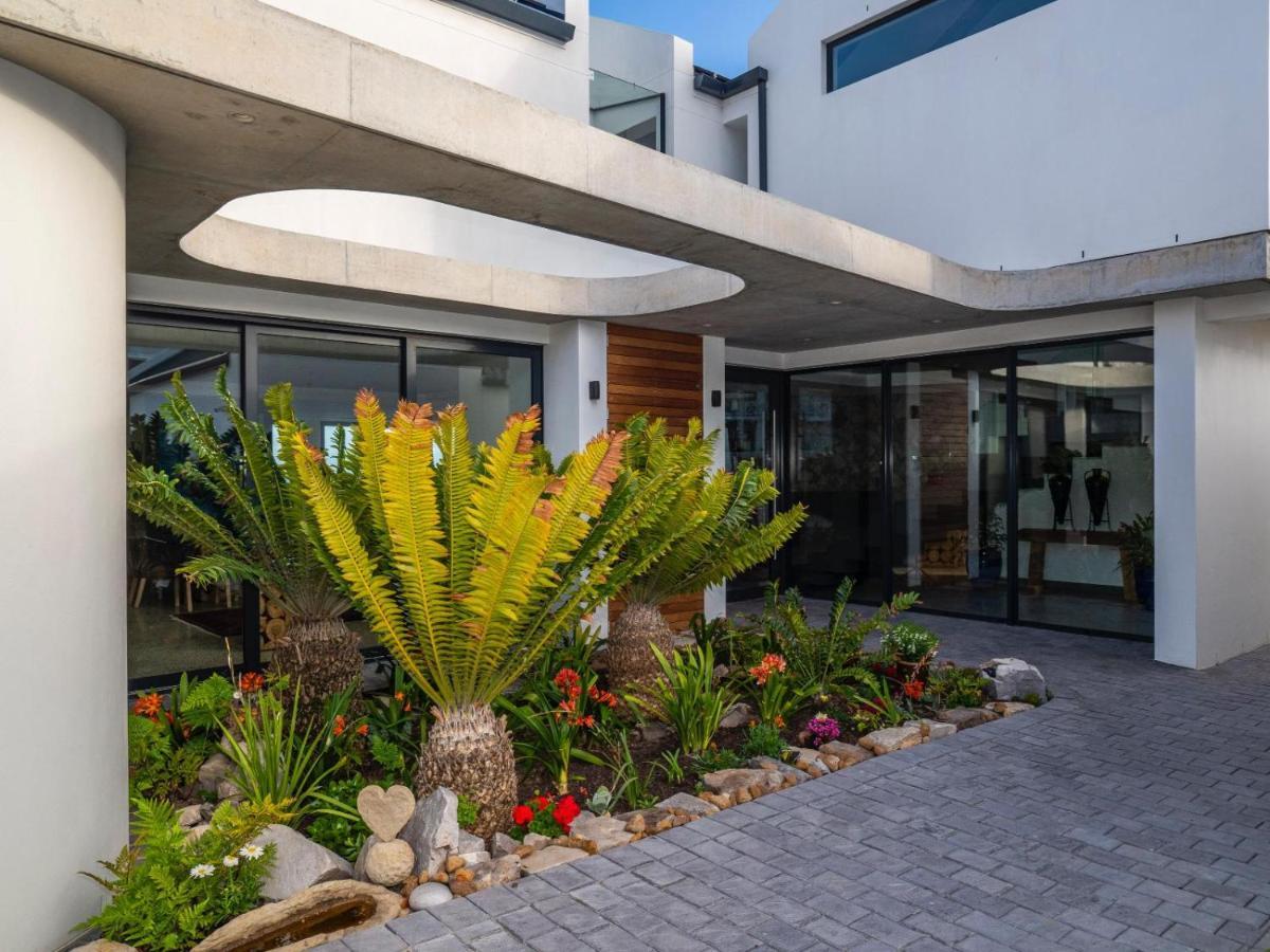 Boutique Ocean Views - Incorporating Wendy'S Hotel Hermanus Exterior photo